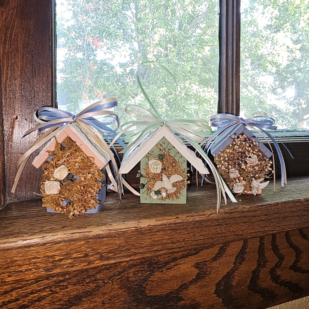 Charming Birdhouse Trio with Ribbons, Wooden Decor